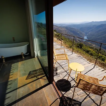 Bonelli House Lodge *