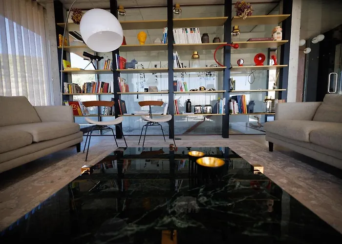 Деревянный коттедж Bonelli House